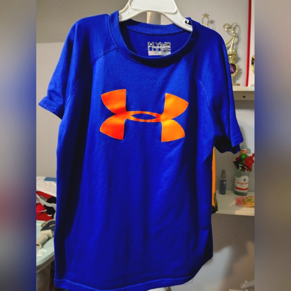 Under Armour Youth tshirt